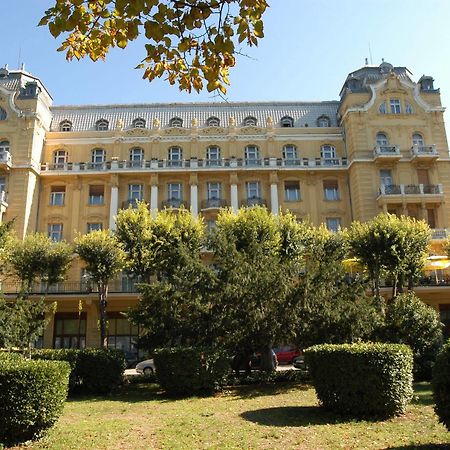Guest House Hotel Riviera Pula Luaran gambar