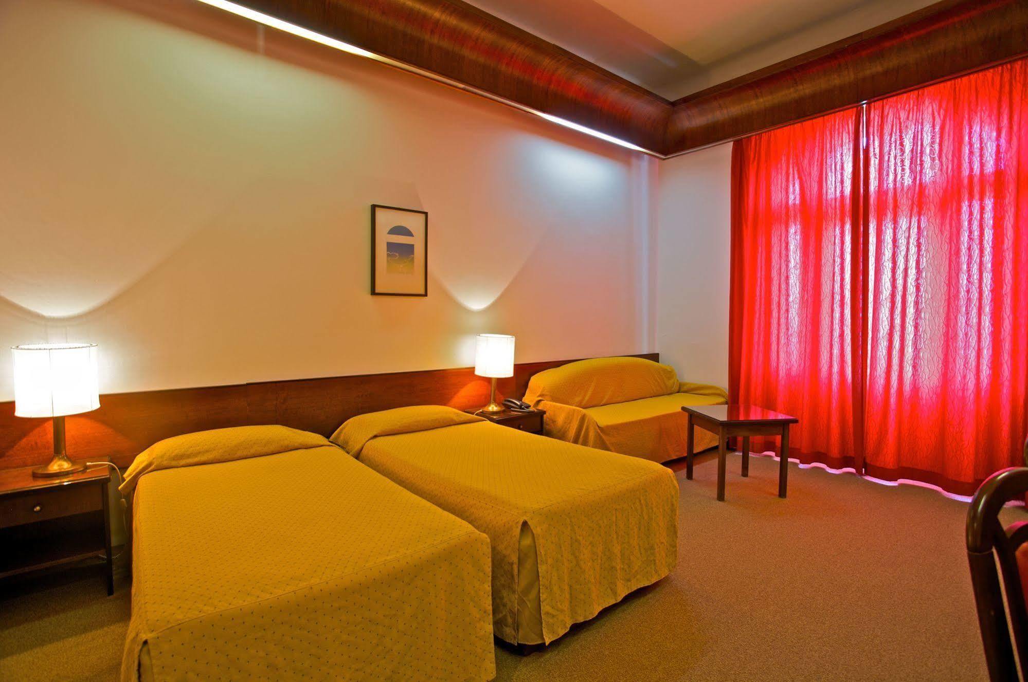 Guest House Hotel Riviera Pula Luaran gambar